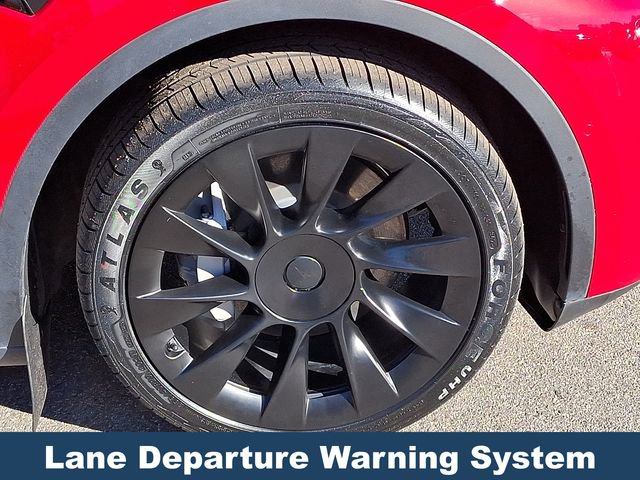 Used 2022 Tesla Model Y Long Range image 10