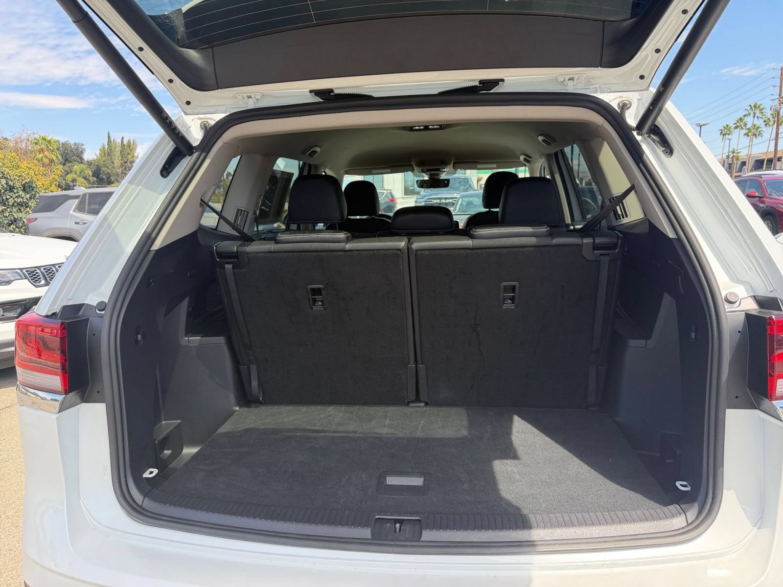 Used 2026 Volkswagen Atlas SE FWD image 29