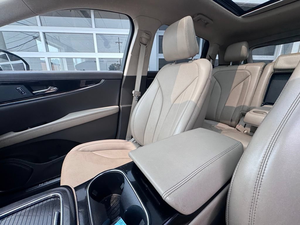 Used 2023 Lincoln Nautilus Reserve w/ Cargo Utility Package AWD/4WD image 28