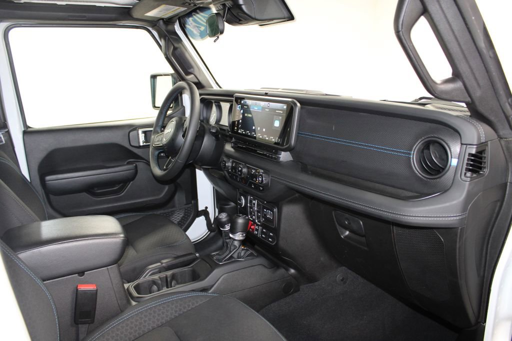 Used 2024 Jeep Wrangler Unlimited Rubicon 4xe AWD/4WD image 31