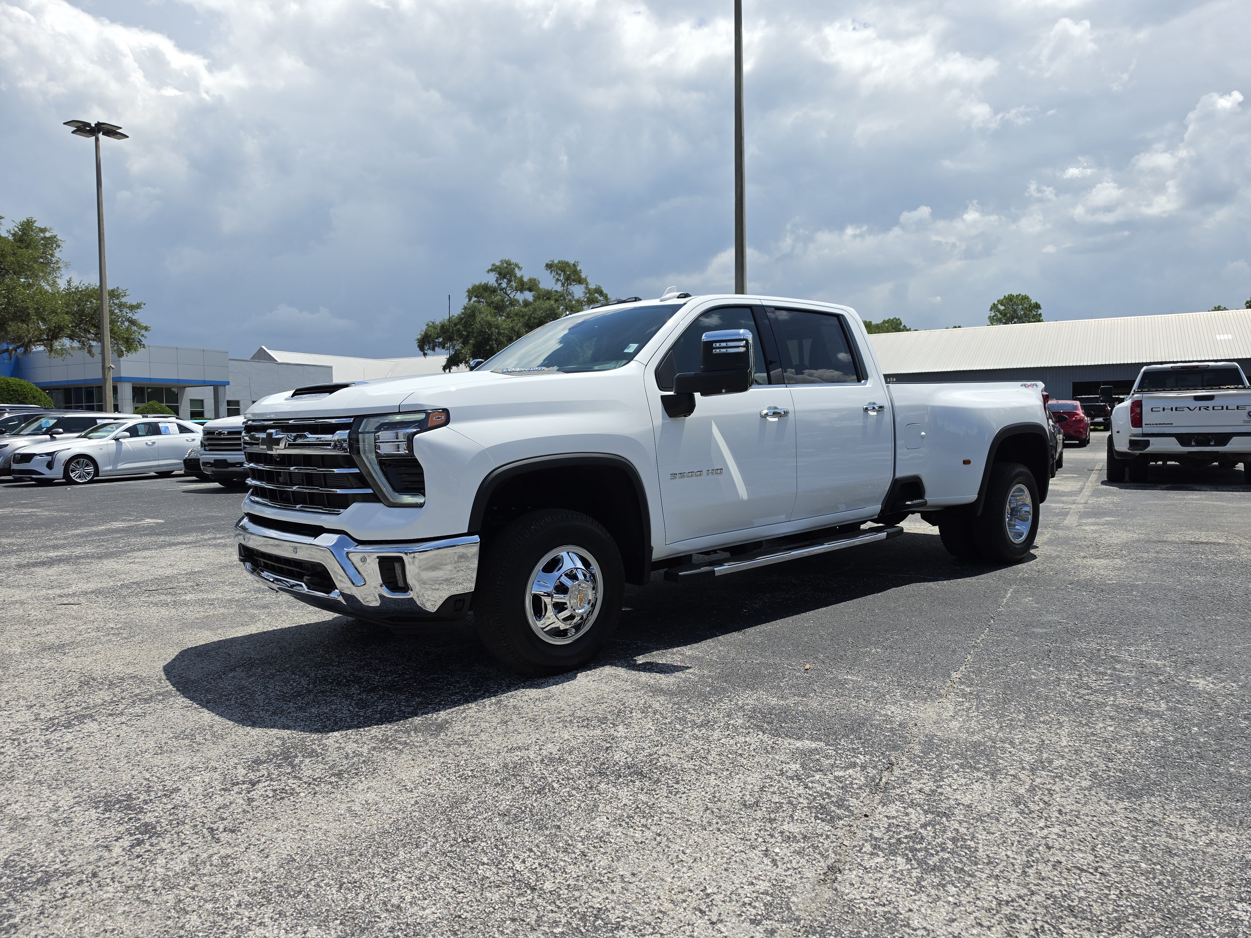 Used 2026 Chevrolet Silverado 3500 LTZ w/ LTZ Plus Package AWD/4WD image 10