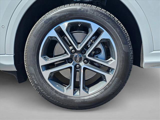 Certified 2025 Audi Q5 Premium w/ Convenience Package image 28