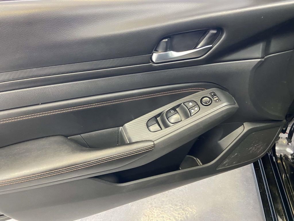 Used 2021 Nissan Altima 2.5 SR FWD image 16