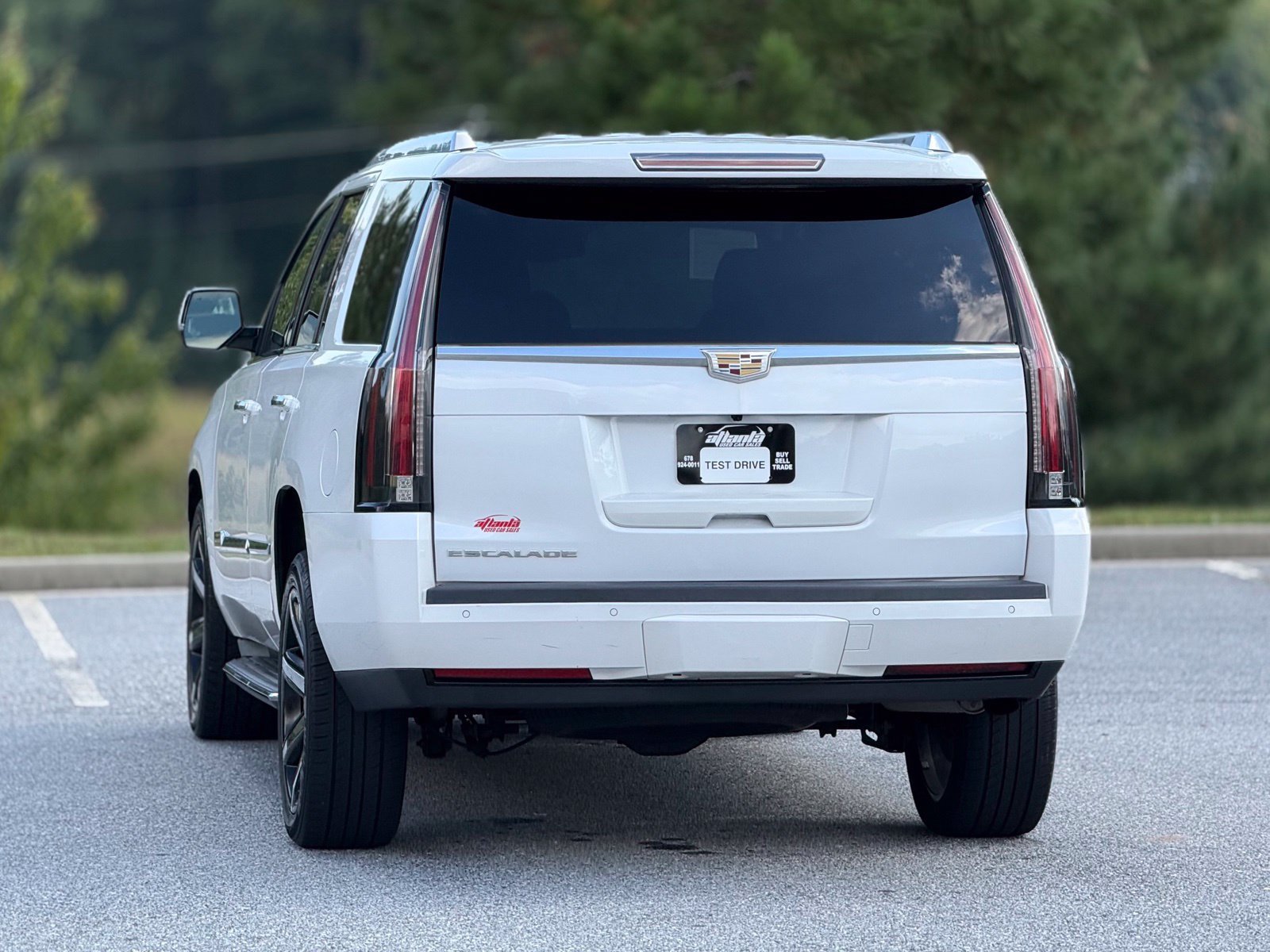 Used 2016 Cadillac Escalade Luxury AWD/4WD image 5