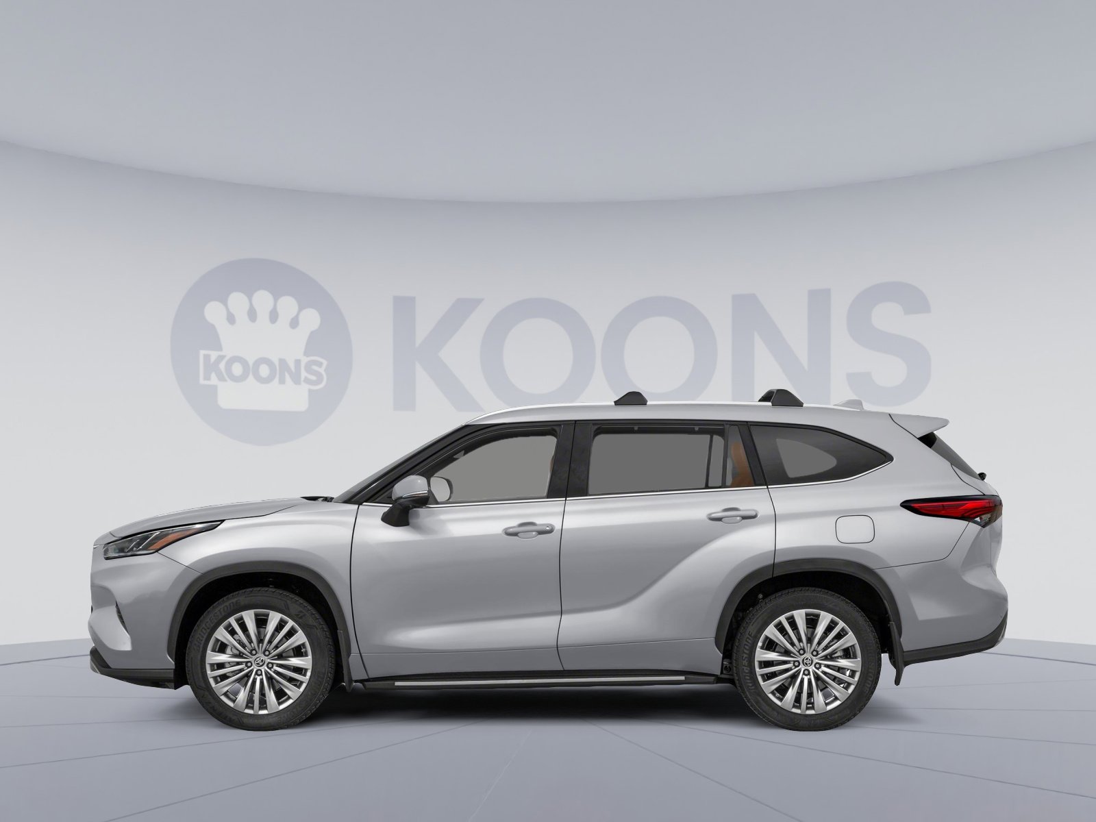 Used 2023 Toyota Highlander XLE FWD image 4