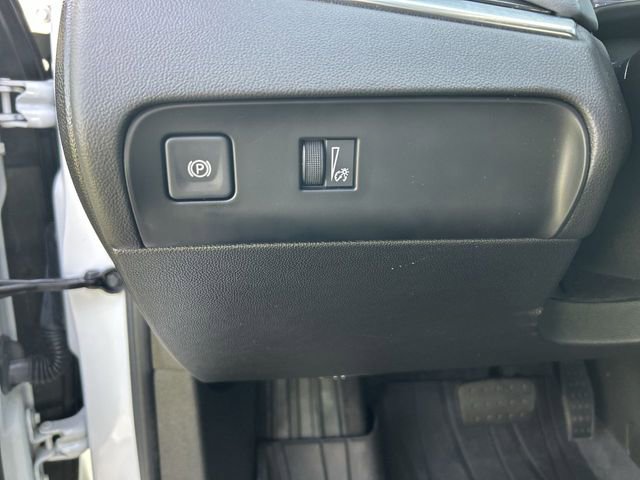 Used 2024 Buick Enclave Essence w/ Sport Touring Edition AWD/4WD image 17