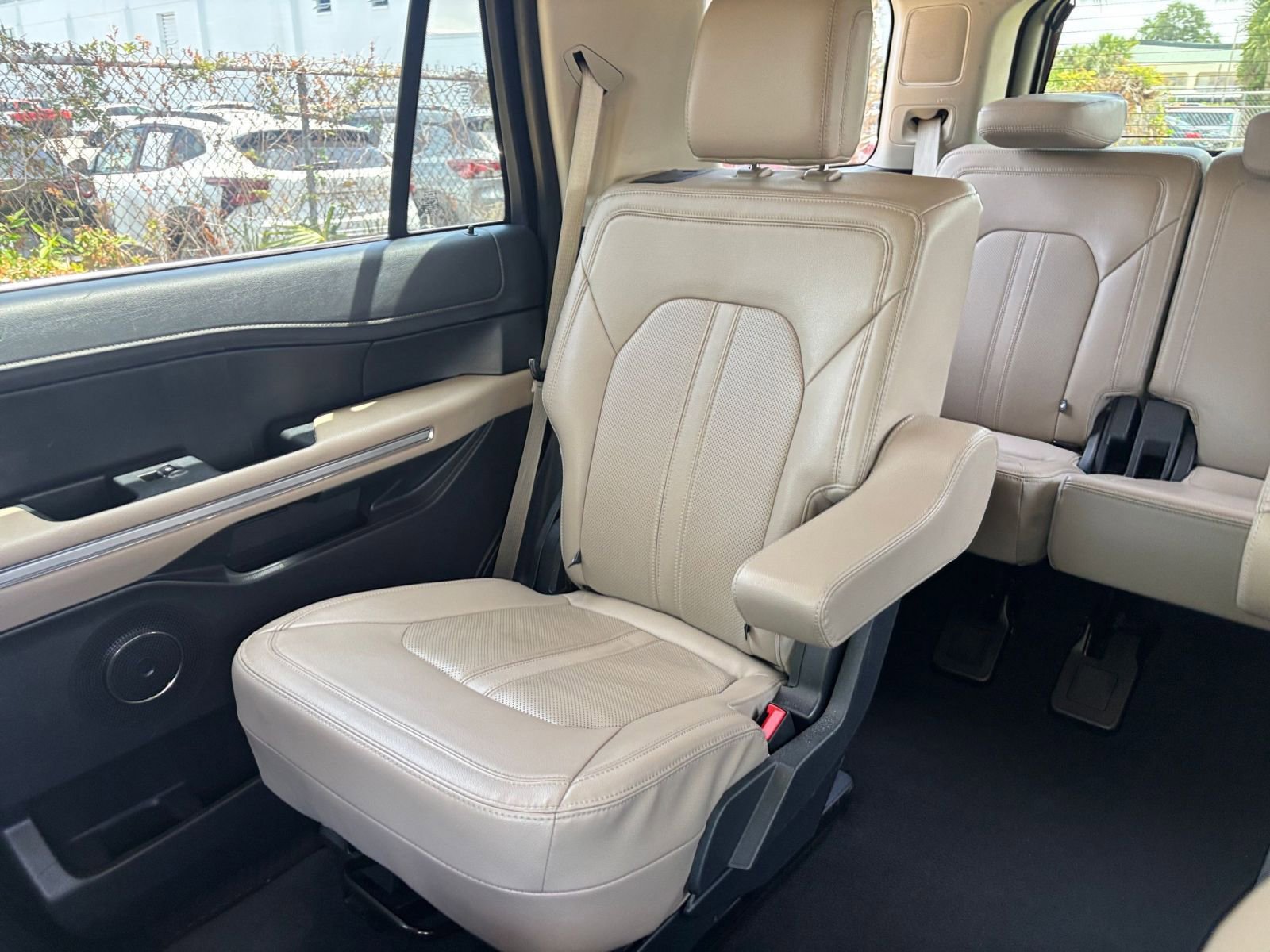 Used 2024 Ford Expedition Limited RWD image 44