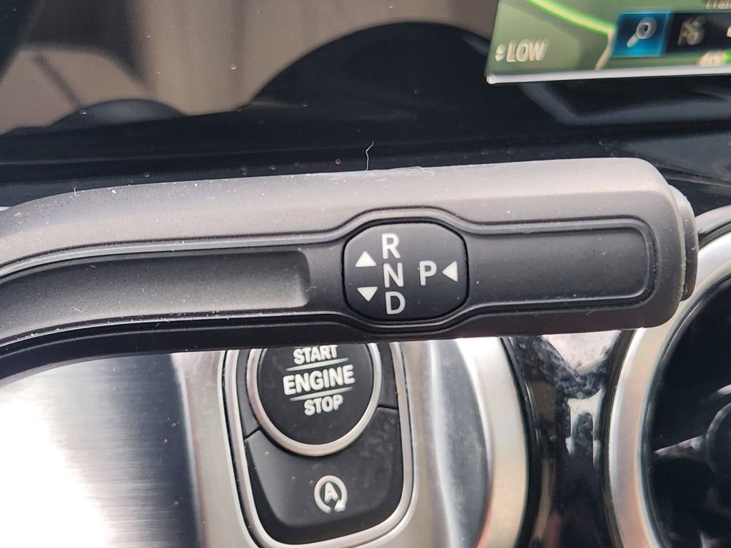 Used 2021 Mercedes-Benz GLB 250 4MATIC image 36