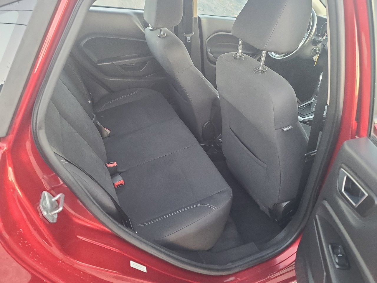 Used 2015 Ford Fiesta SE image 13