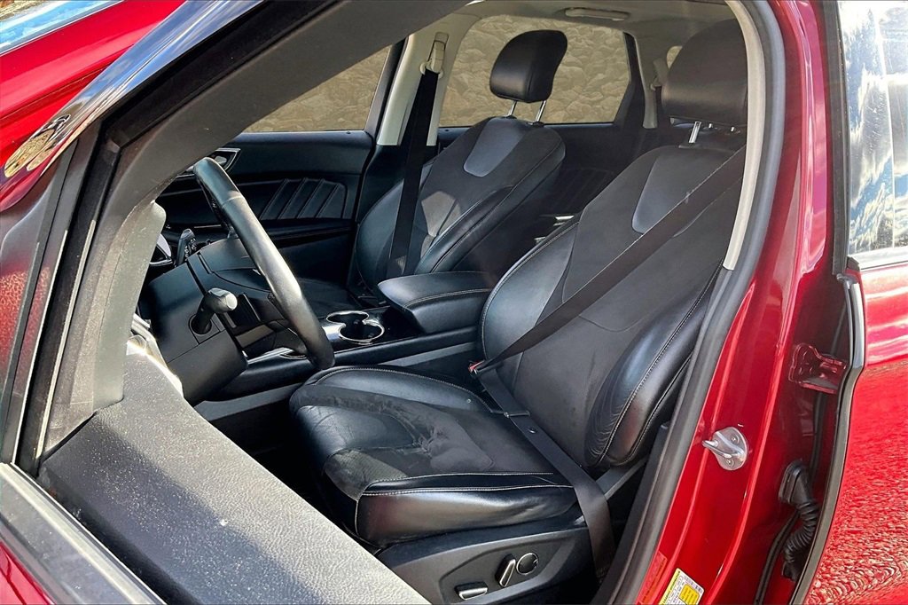 Used 2015 Ford Edge Sport image 22