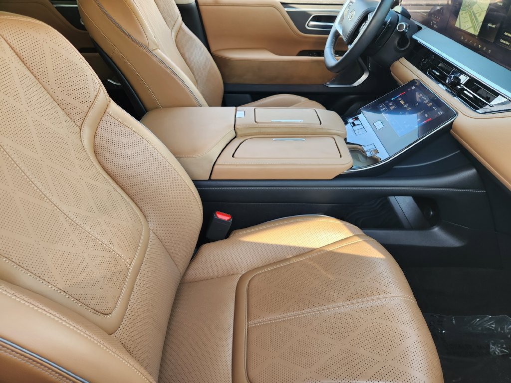 Used 2025 INFINITI QX80 Sensory w/ Exterior Package AWD/4WD image 14