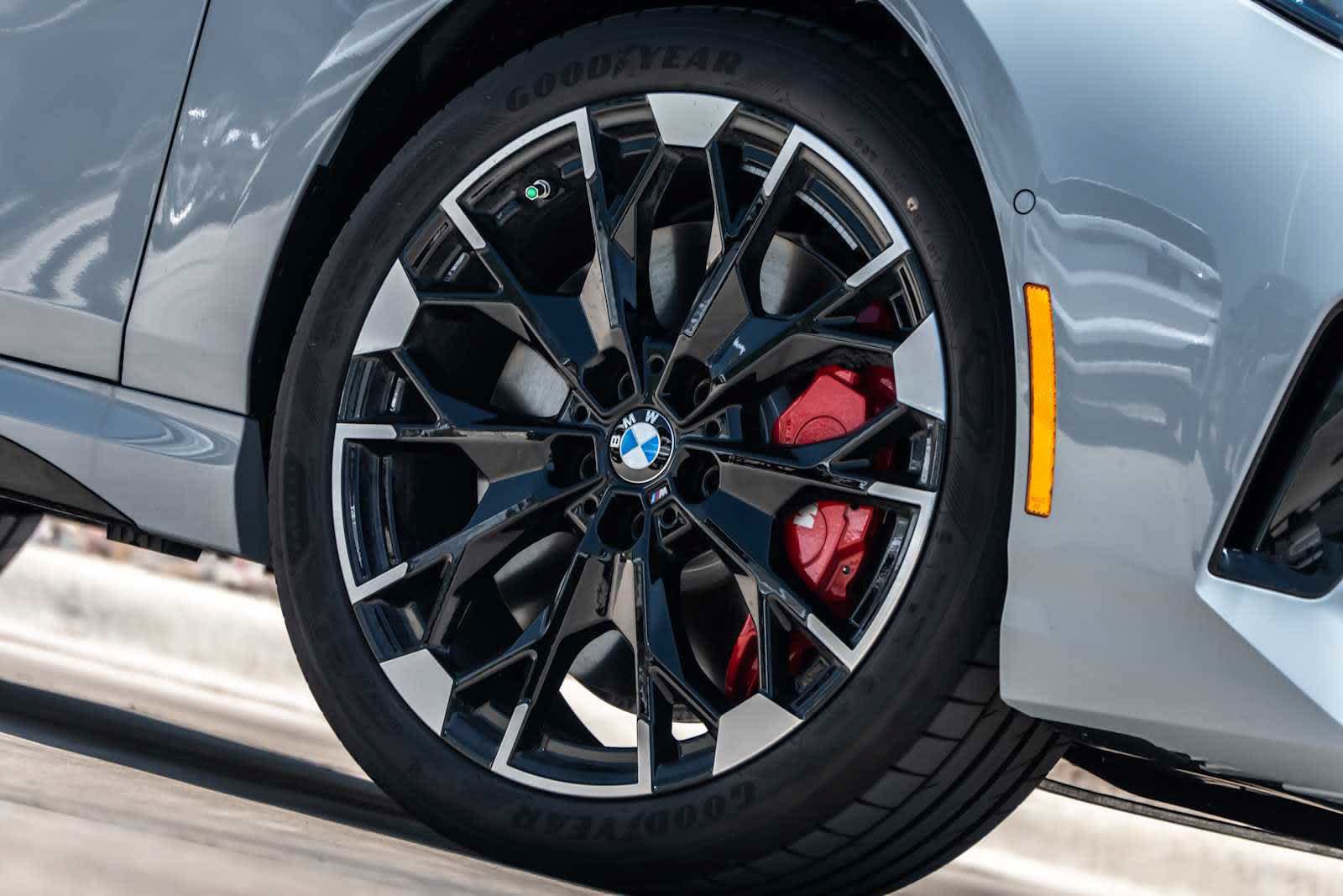 Used 2025 BMW M235i xDrive w/ Premium Package AWD/4WD image 6