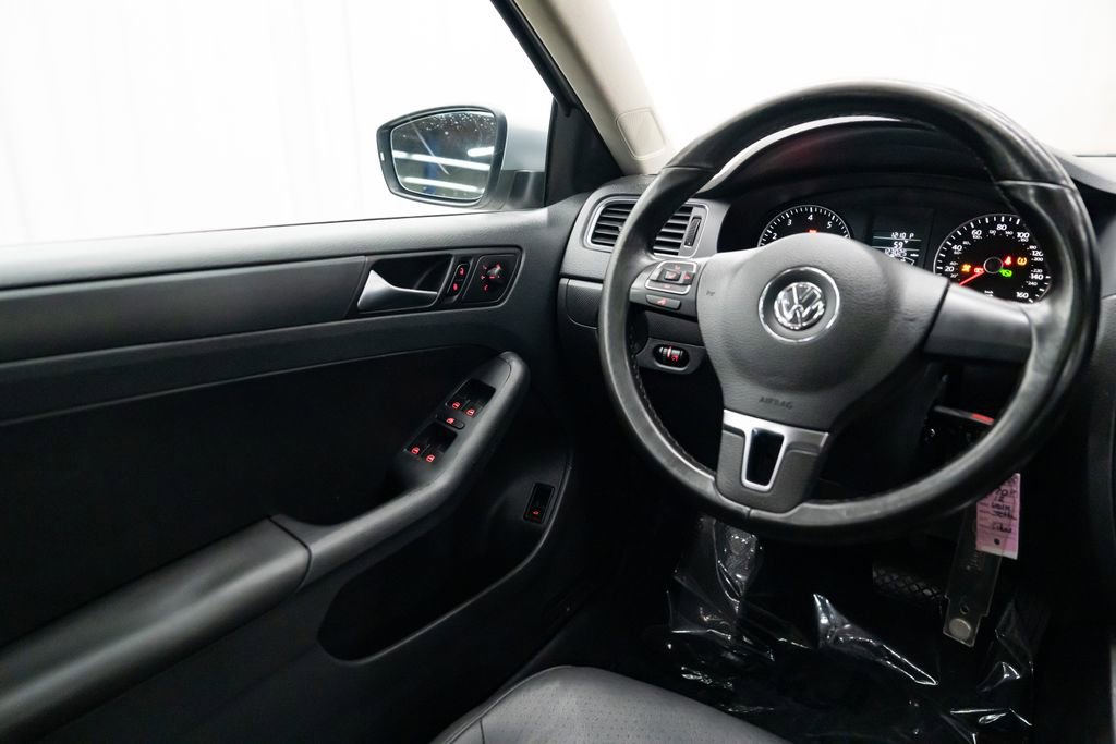 Used 2012 Volkswagen Jetta SE image 11