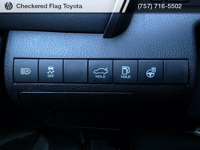 Used 2023 Toyota Camry SE w/ Cold Weather Package image 11