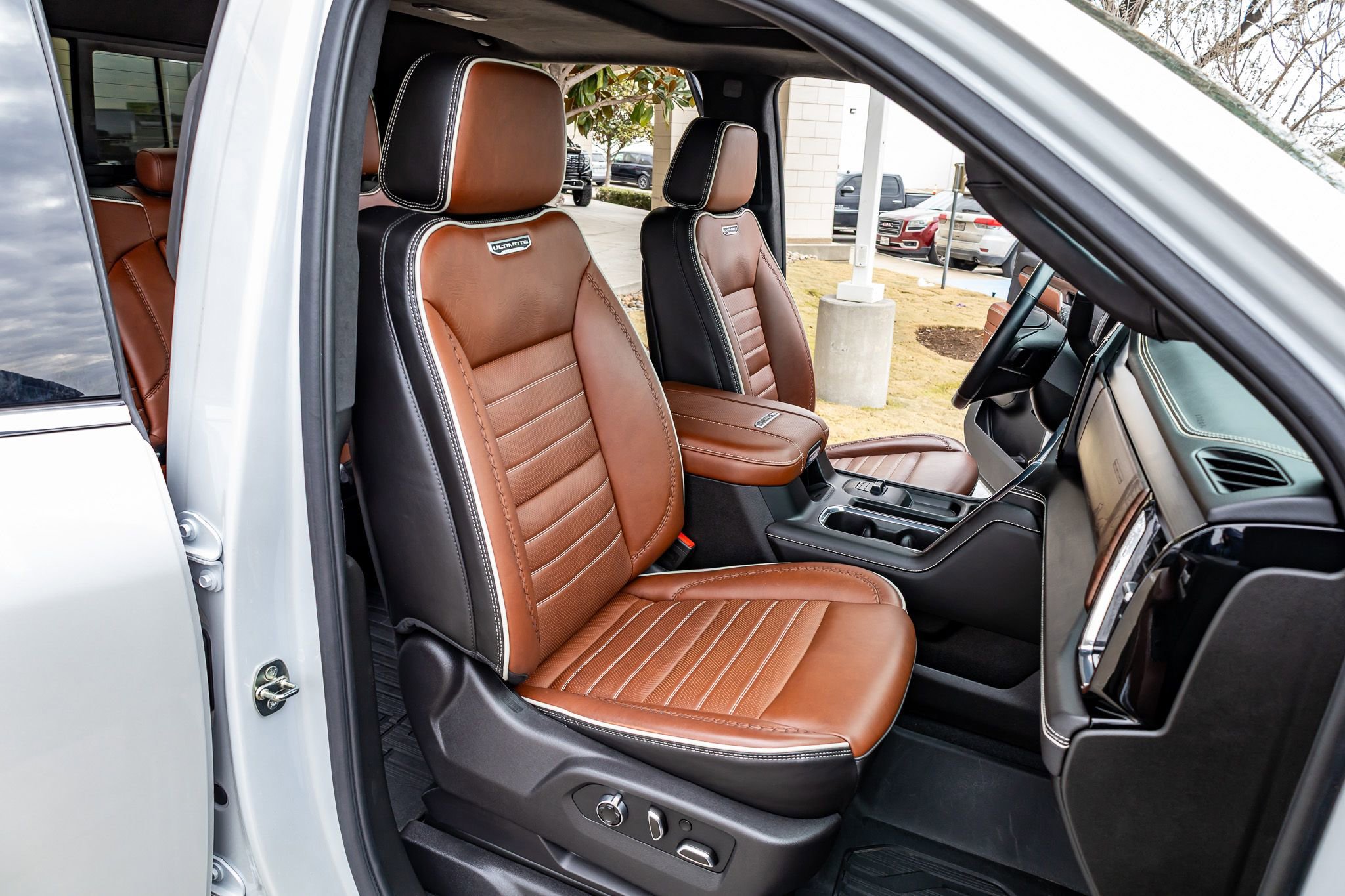 Used 2024 GMC Sierra 2500 Denali Ultimate image 28