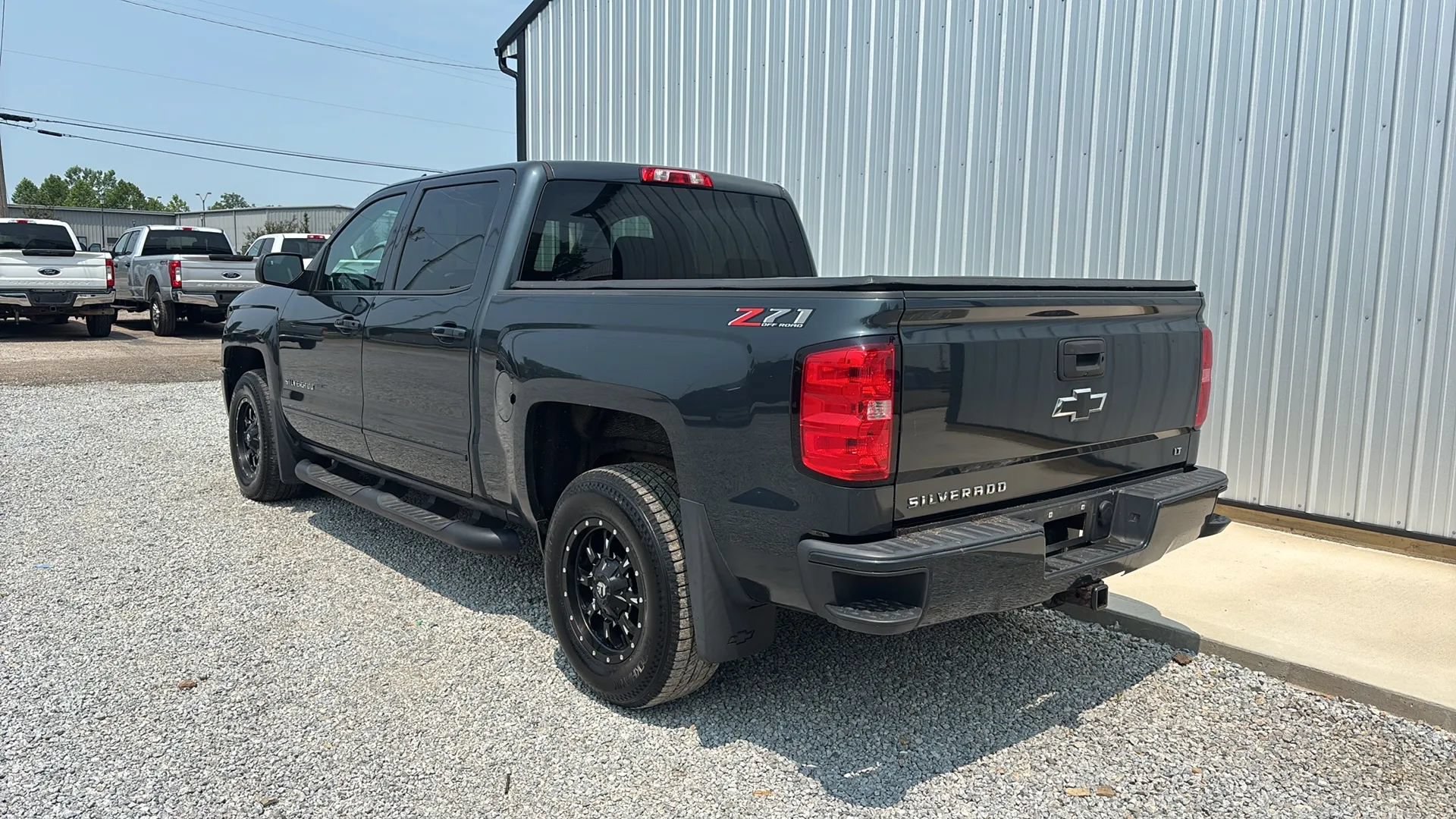 Used 2018 Chevrolet Silverado 1500 LT w/ All Star Edition AWD/4WD image 3