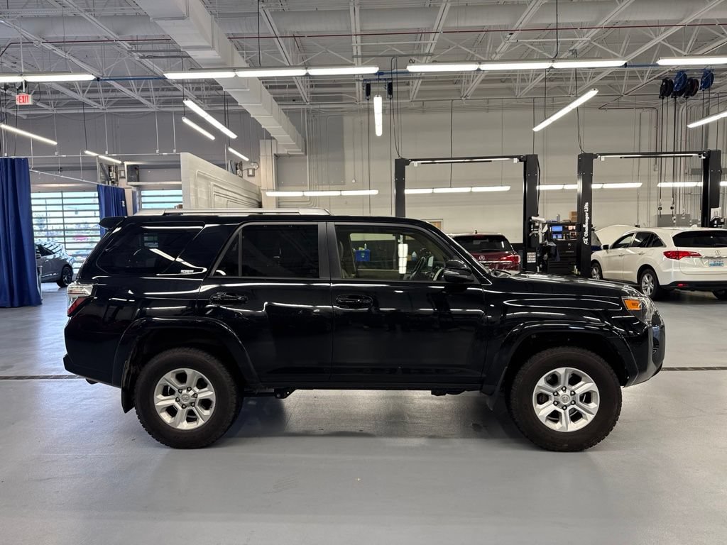 Used 2017 Toyota 4Runner SR5 Premium AWD/4WD image 4