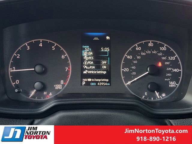 Used 2024 Toyota Corolla LE image 17