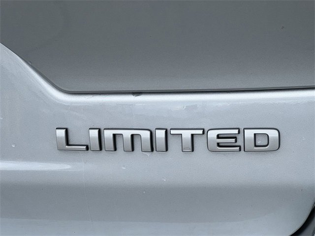 Used 2025 Jeep Grand Cherokee Limited image 11