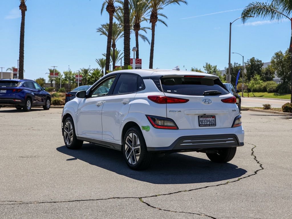 Used 2023 Hyundai Kona SE image 6