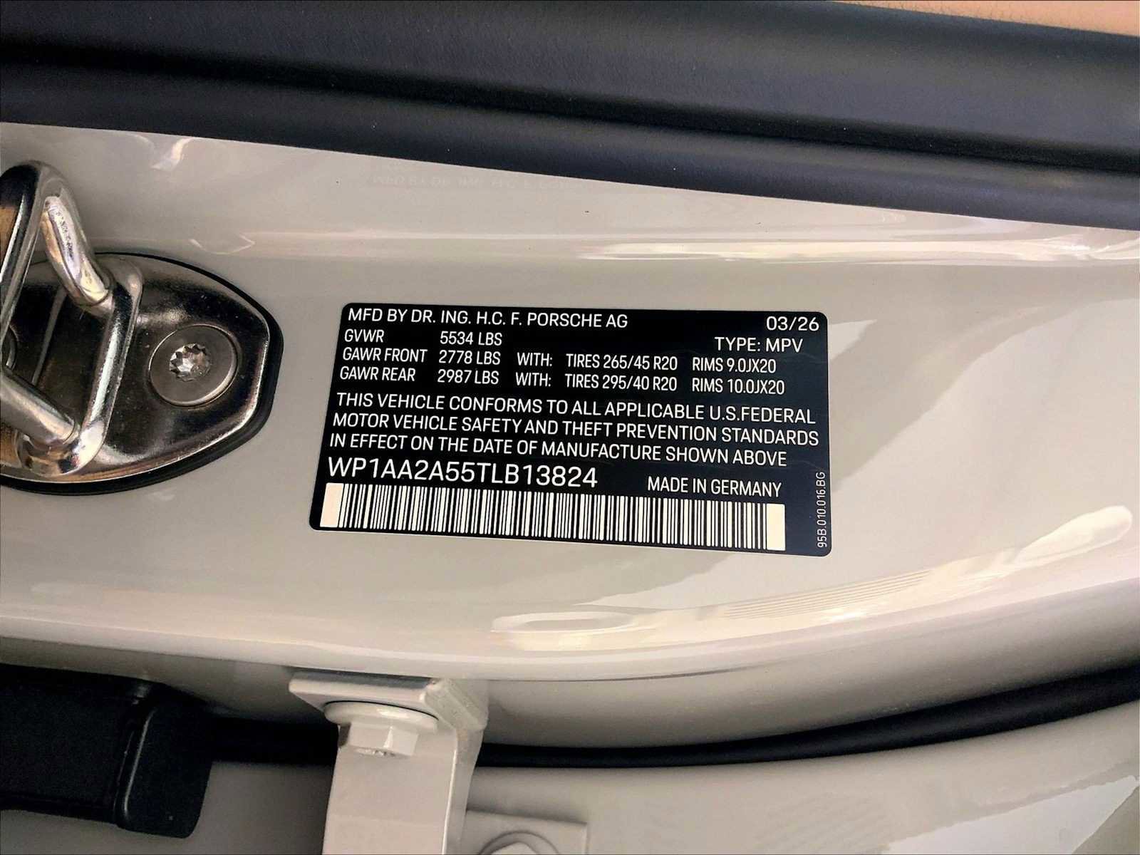 New 2026 Porsche Macan AWD/4WD image 23