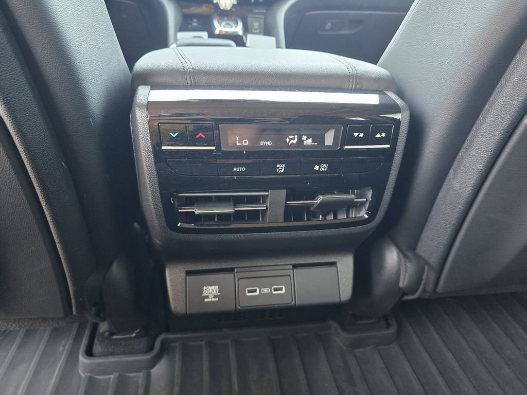 Used 2024 Acura MDX SH-AWD image 18