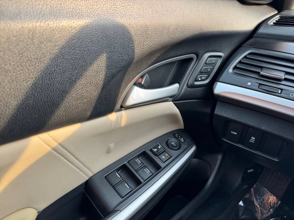 Used 2015 Honda Crosstour EX-L image 11