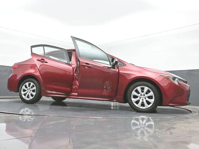 Used 2025 Toyota Corolla LE FWD image 50