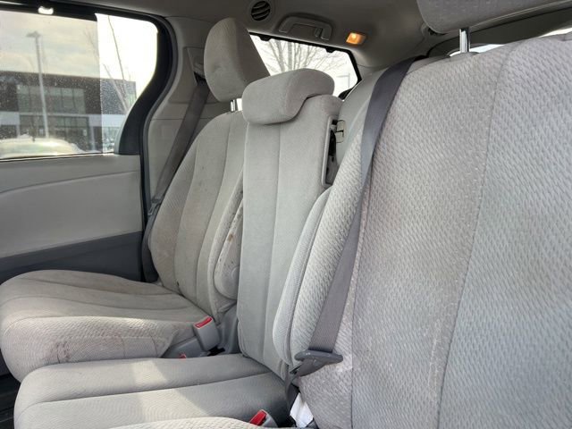 Used 2011 Toyota Sienna LE w/ Towing Pkg image 27