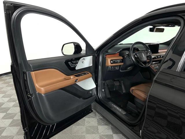 Used 2023 Lincoln Aviator Reserve w/ Equipment Group 201A AWD/4WD image 26