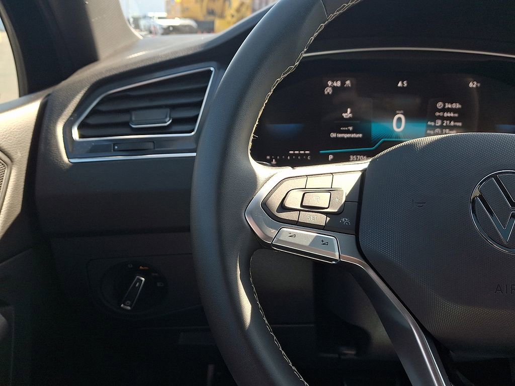Certified 2023 Volkswagen Tiguan SE R-Line image 21
