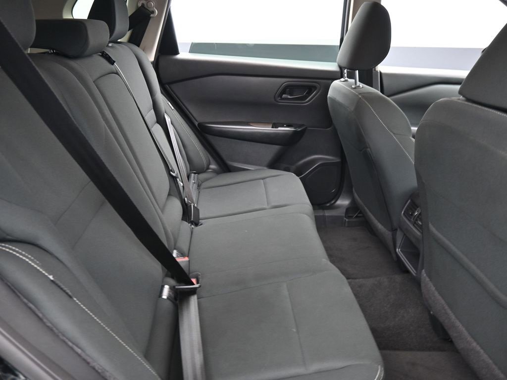 Used 2025 Nissan Rogue S image 16