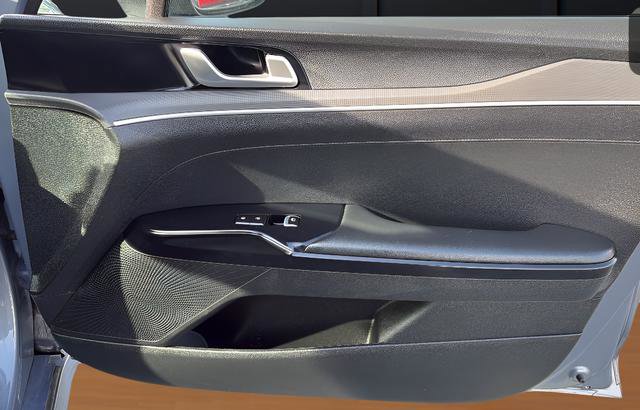 Used 2023 Kia K5 LXS image 14