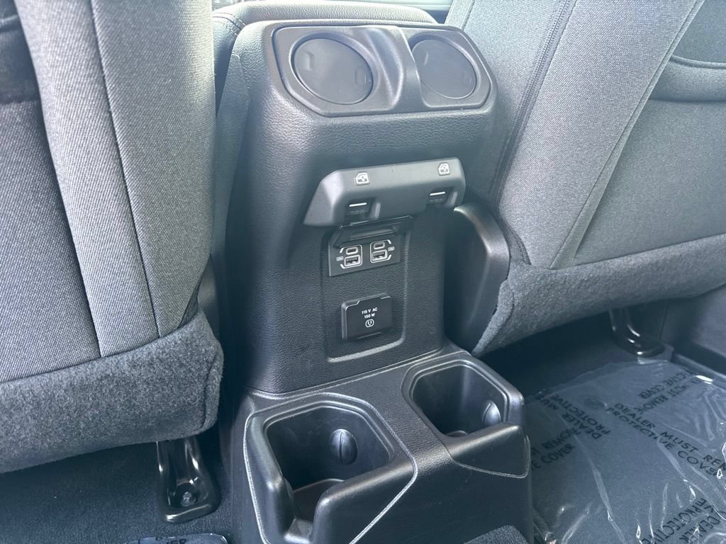 Used 2026 Jeep Wrangler Unlimited Sahara AWD/4WD image 17