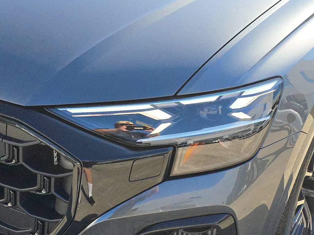 New 2026 Audi SQ8 Prestige AWD/4WD image 32