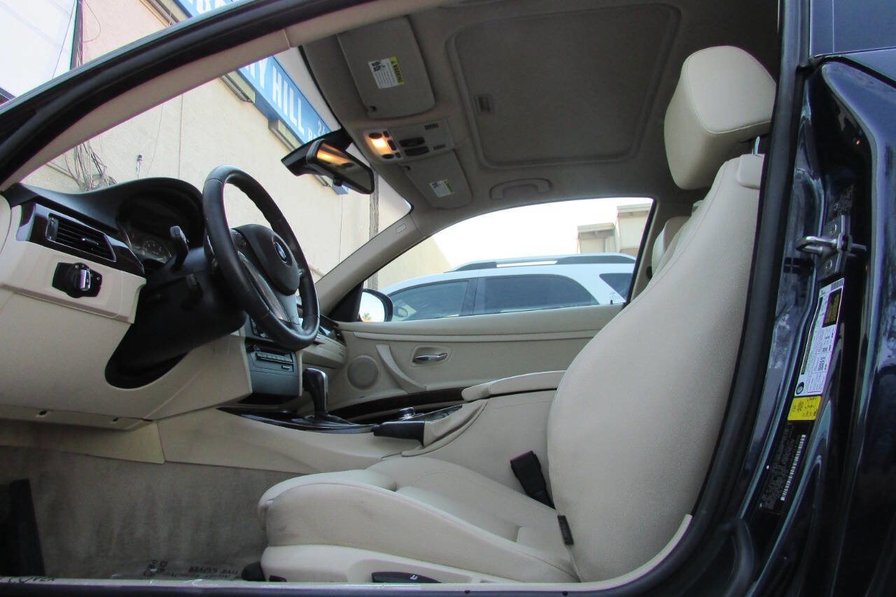 Used 2010 BMW 328i Coupe image 16