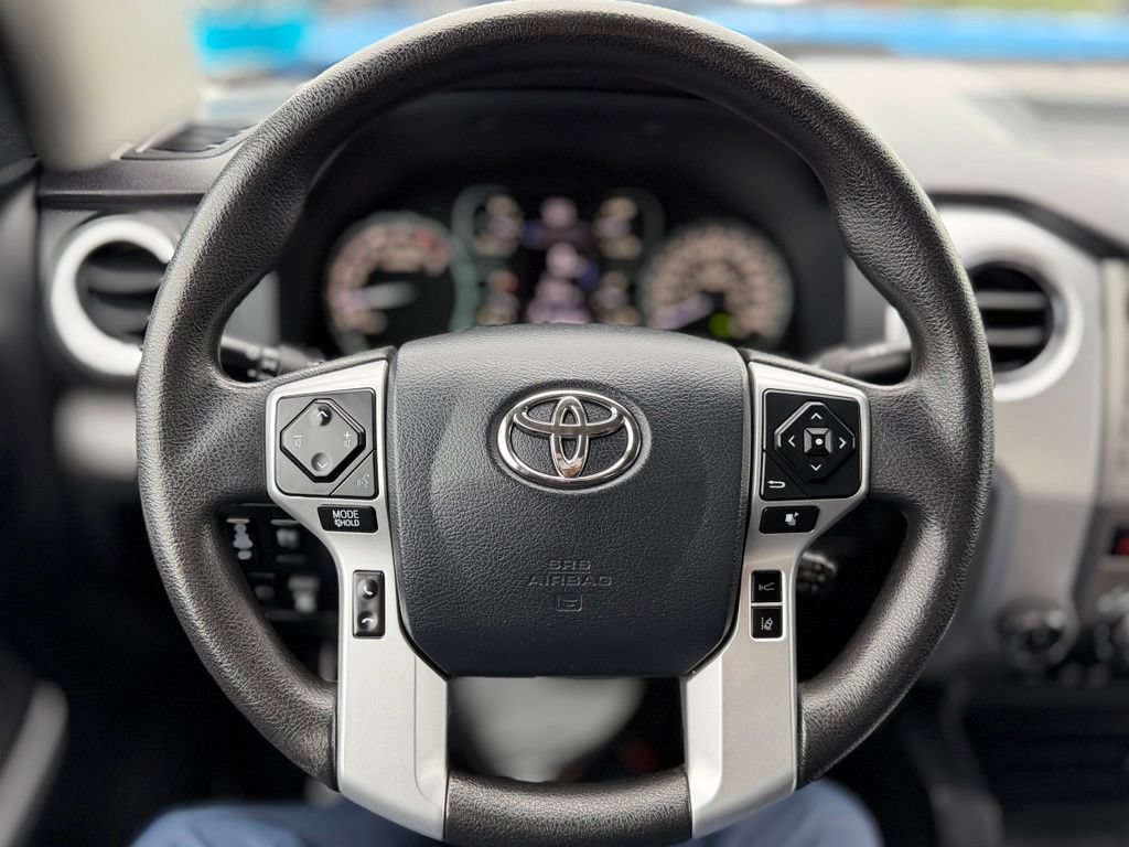 Used 2020 Toyota Tundra SR5 w/ SR5 Convenience Package AWD/4WD image 9