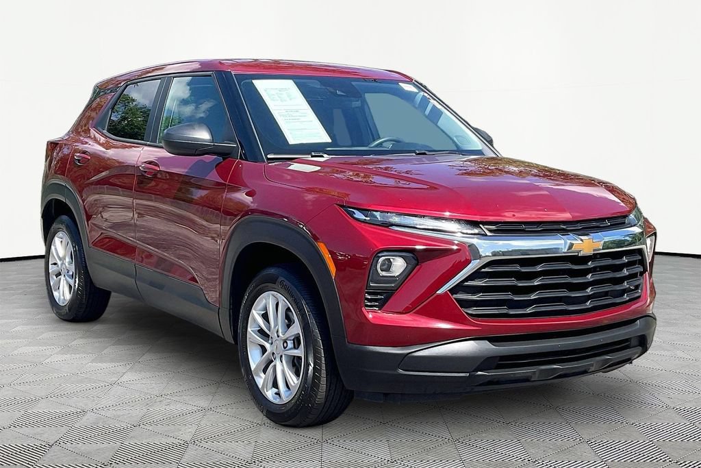Used 2024 Chevrolet TrailBlazer LS w/ LS Convenience Package AWD/4WD image 3