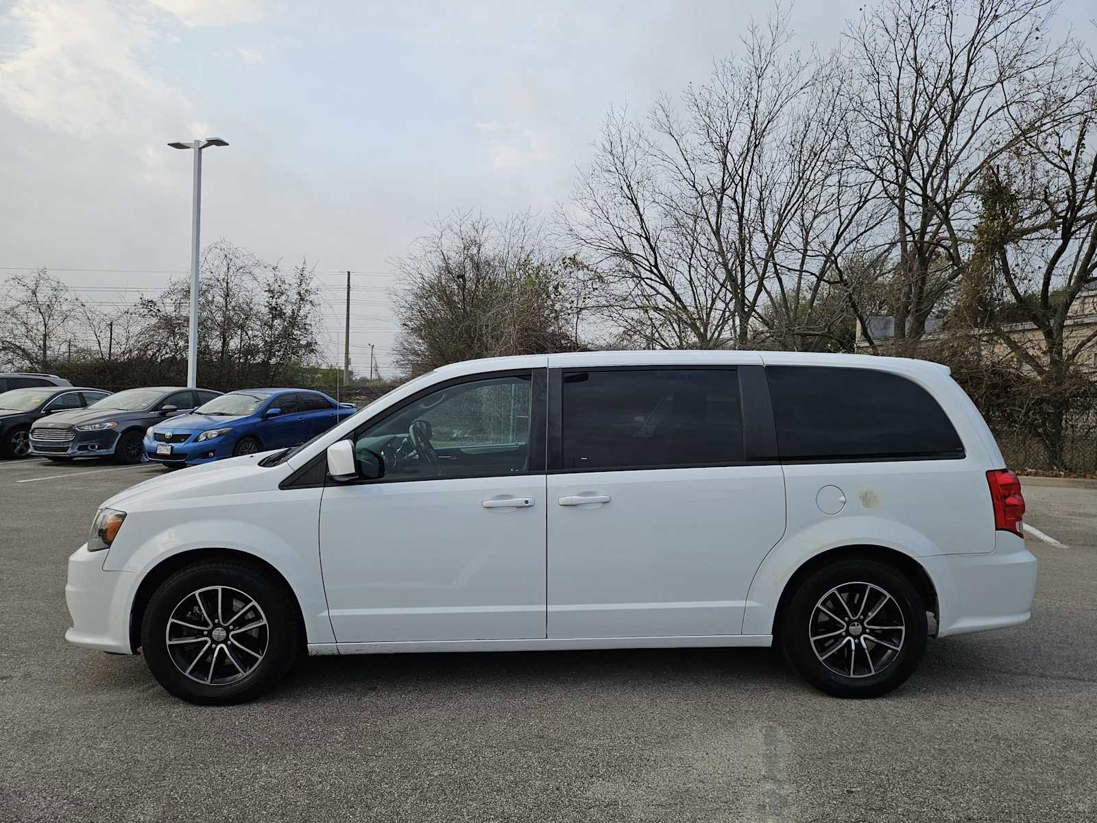 Used 2018 Dodge Grand Caravan GT FWD image 4