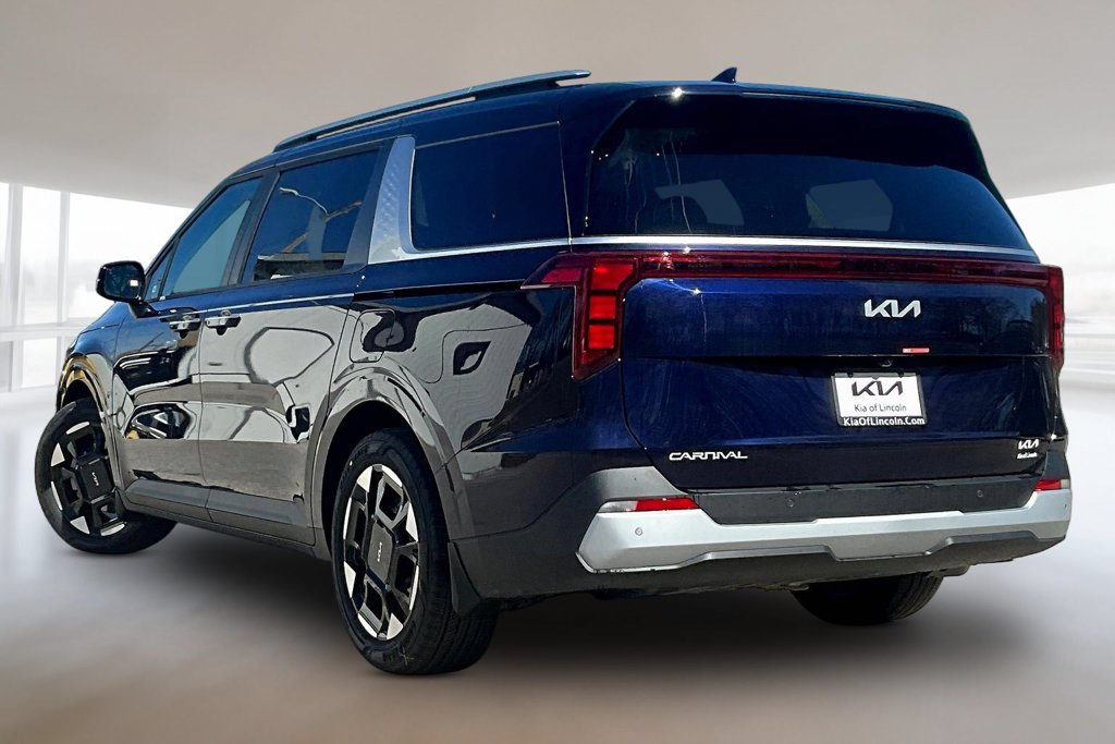 New 2026 Kia Carnival EX FWD image 3