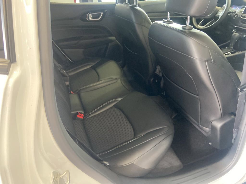 Used 2023 Jeep Compass Altitude w/ Sun and Sound Group image 18