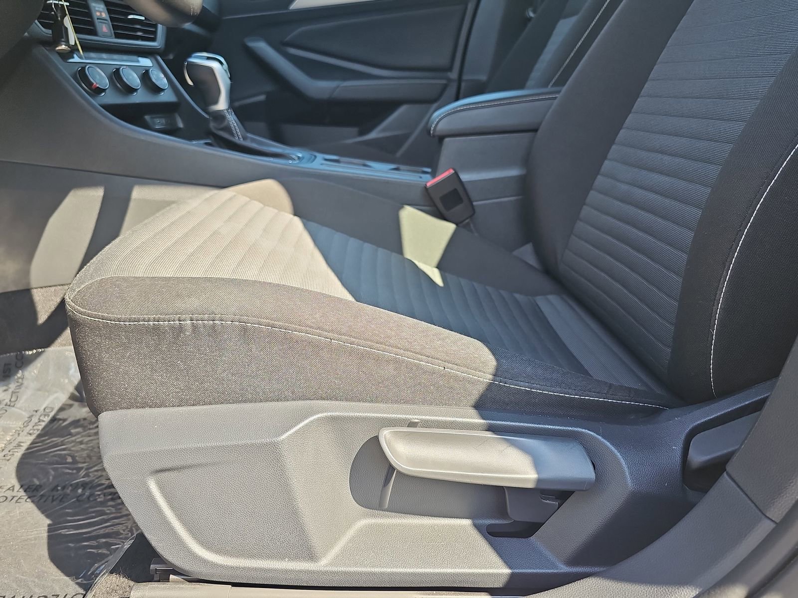 Used 2022 Volkswagen Jetta S image 27