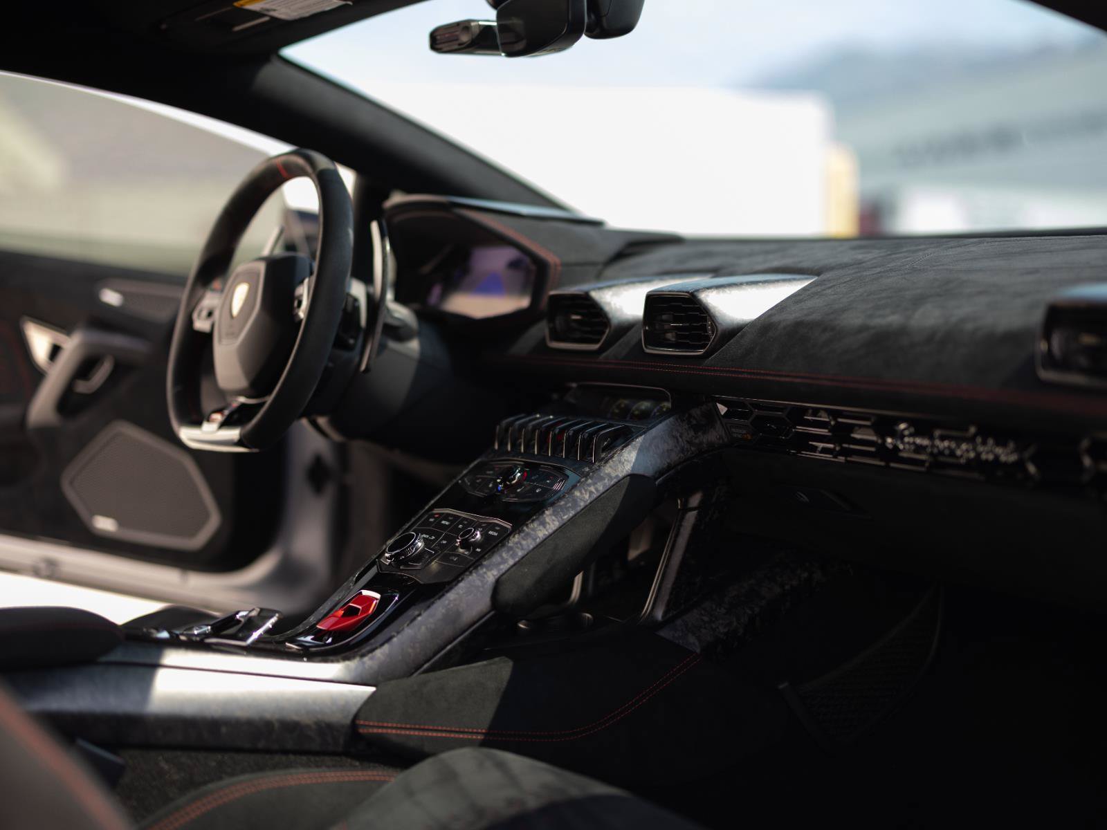 Used 2018 Lamborghini Huracan AWD/4WD image 38