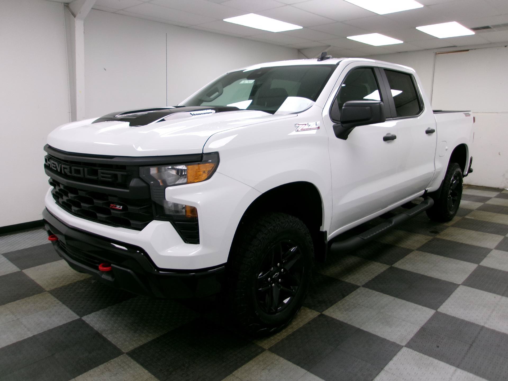 New 2026 Chevrolet Silverado 1500 Custom Trail Boss AWD/4WD image 1