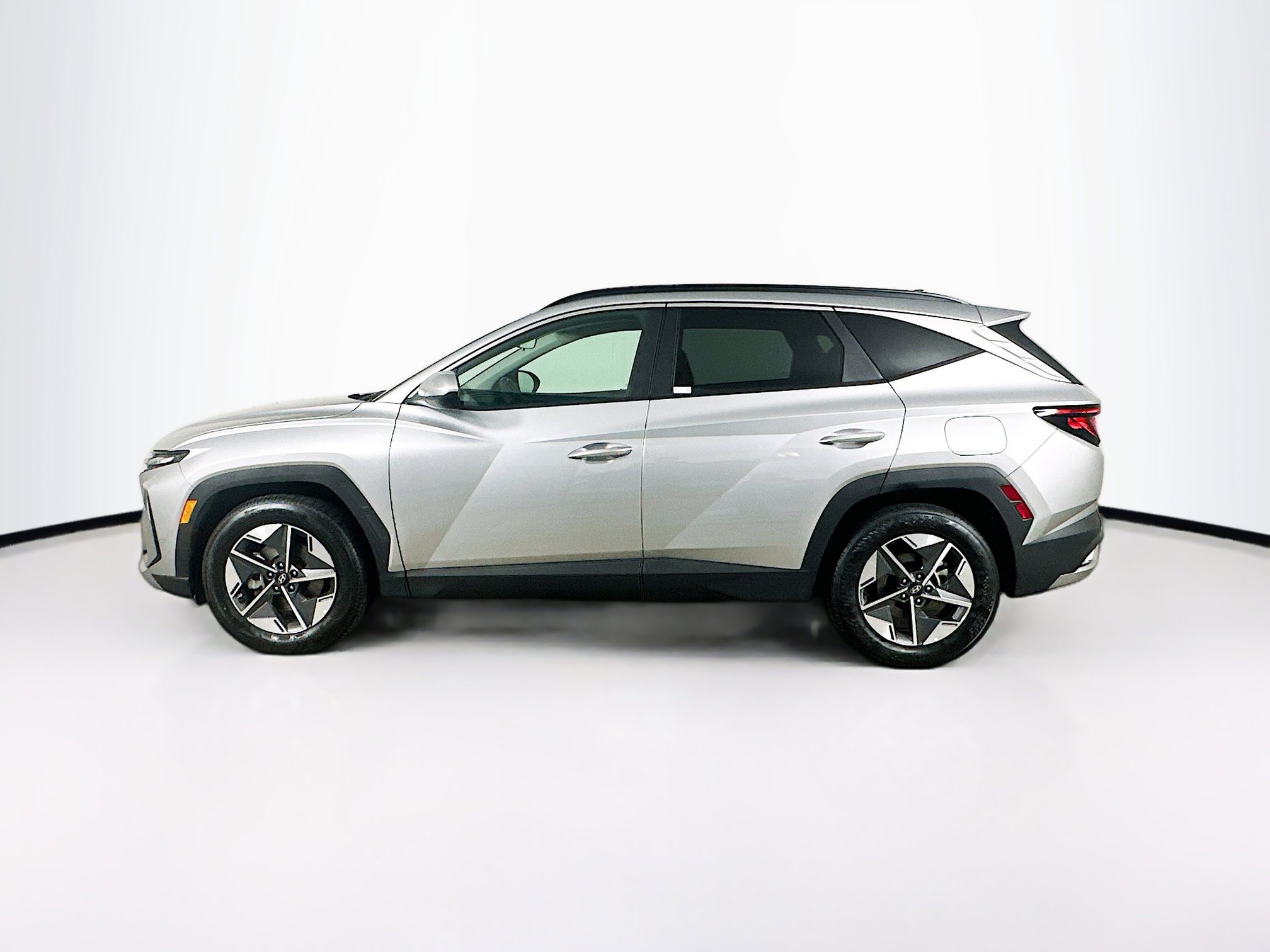 Used 2025 Hyundai Tucson SEL FWD image 4