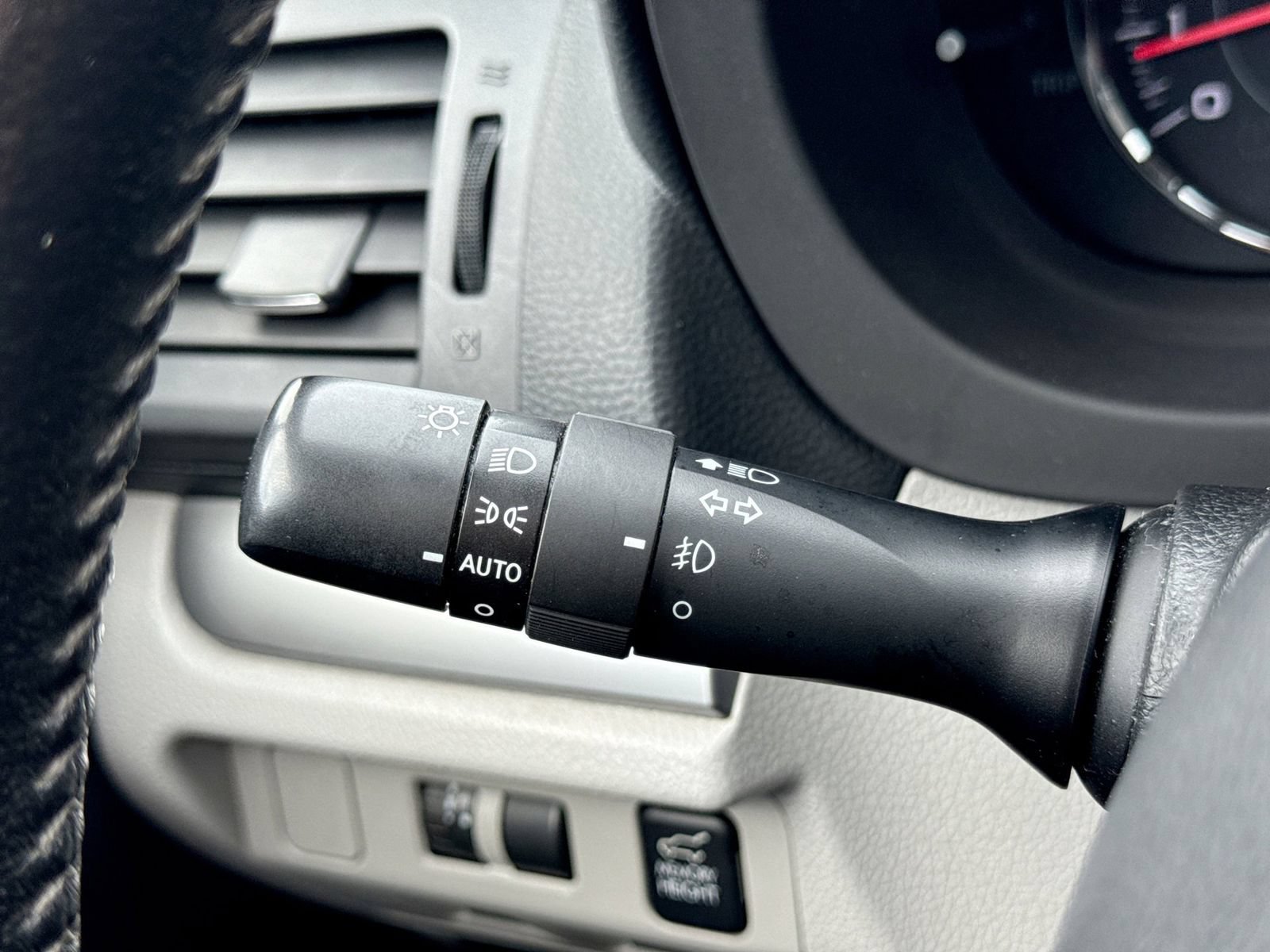 Used 2014 Subaru Forester 2.5i Touring AWD/4WD image 28