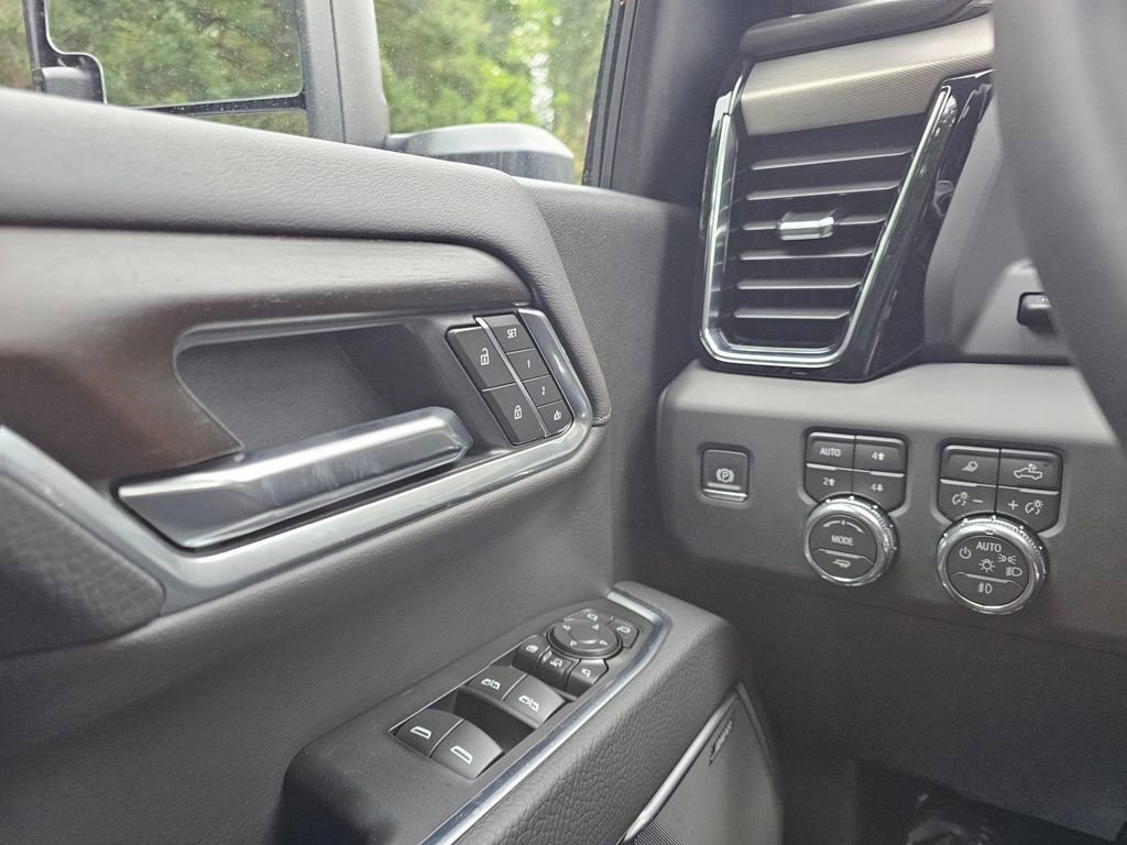 New 2026 GMC Sierra 3500 Denali w/ Denali Reserve Package AWD/4WD image 27