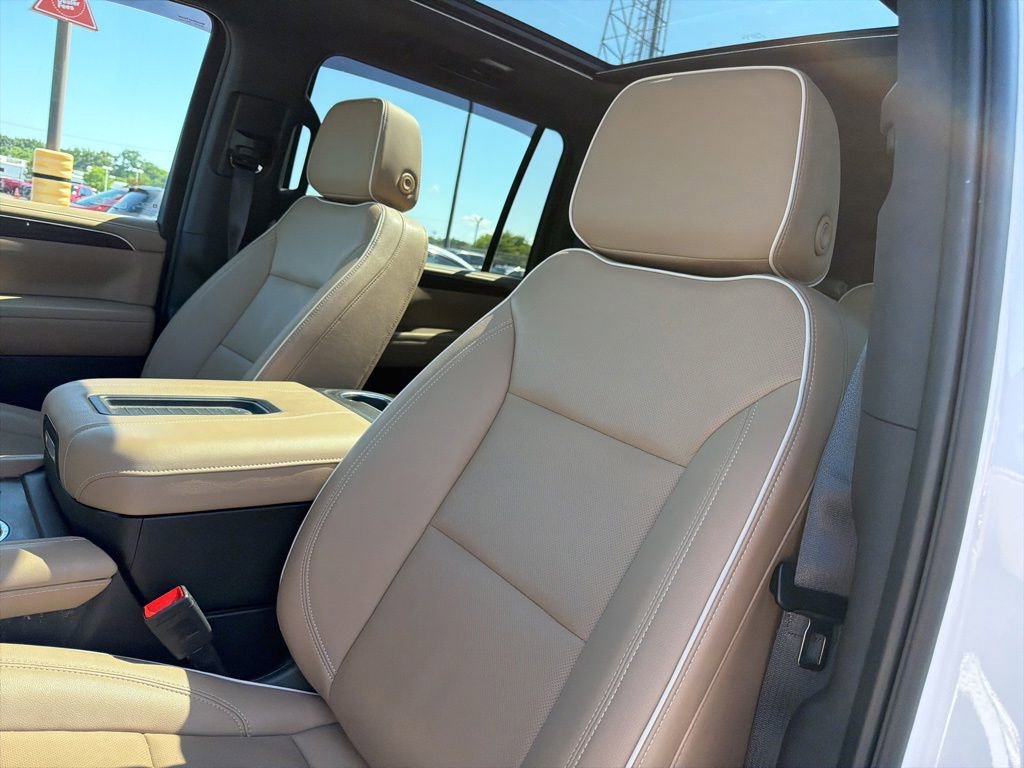 Used 2023 Chevrolet Suburban Premier w/ Max Trailering Package RWD image 18