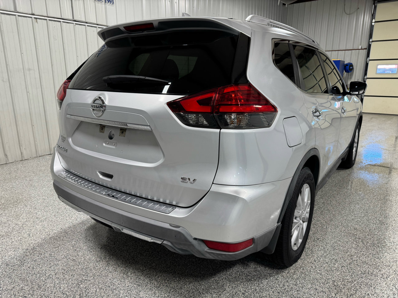 Used 2017 Nissan Rogue SV image 7