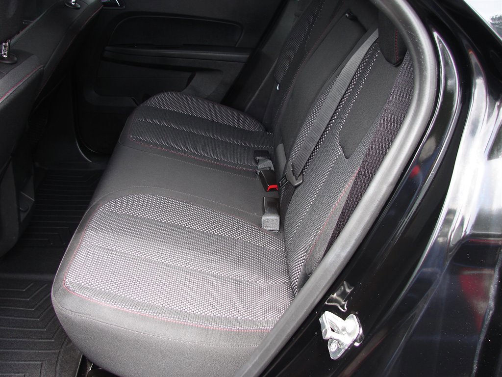 Used 2017 Chevrolet Equinox LT w/ Convenience Package image 8